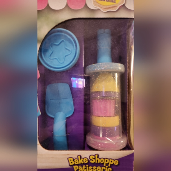 Spin Master Kinetic Sand Scents Bake Shop Patisserie NWT - Picture 8 of 8